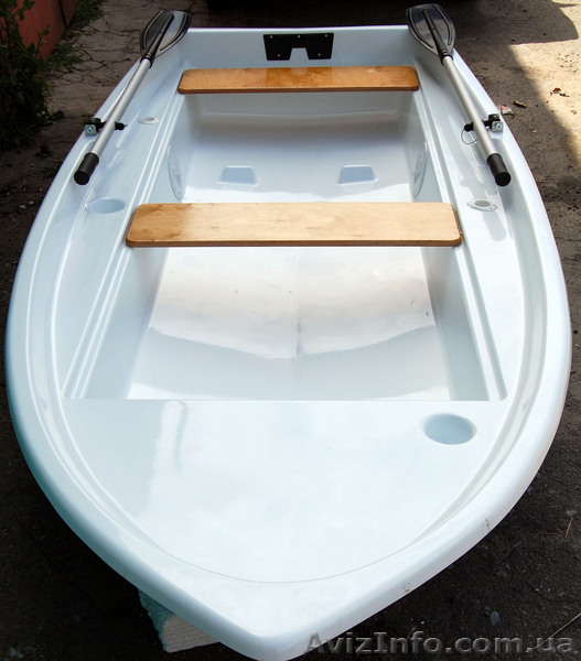 Лодка пластиковая "Муза" - <ro>Изображение</ro><ru>Изображение</ru> #1, <ru>Объявление</ru> #59018