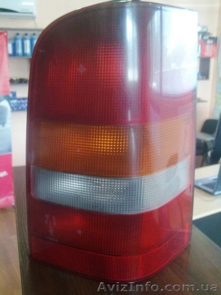 Фонарь  на Mercedes Vito - <ro>Изображение</ro><ru>Изображение</ru> #1, <ru>Объявление</ru> #627857
