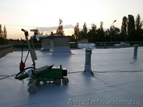 "Кровельные работы. Монтажники ПВХ мембраны, бригада со своим инструментом.  - <ro>Изображение</ro><ru>Изображение</ru> #1, <ru>Объявление</ru> #768943