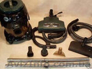 Сепараторный пылесос с аквафильтром Hyla (Хьюля),  дешево б/у