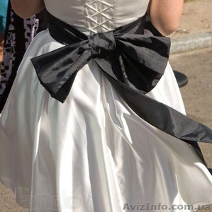 Платье Alicefashion белое с черным поясом-бантом б/у - <ro>Изображение</ro><ru>Изображение</ru> #1, <ru>Объявление</ru> #1133043