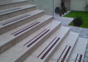 Продам противоскользящую ленту на ступени.