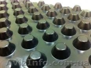 Дренажную геомембрану с шипами и замком