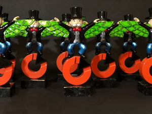 Производство брендированных сувенирных статуэток