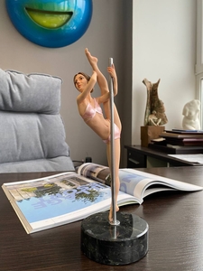 Девушка на пилоне,  подарочные и сувенирные статуэтки на заказ