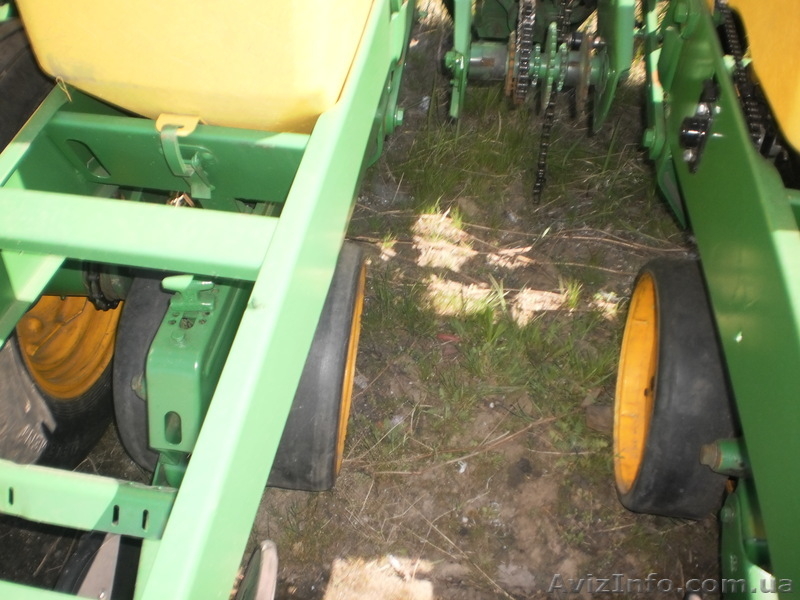 Сеялка John Deer 7000 8 -рядная  - <ro>Изображение</ro><ru>Изображение</ru> #3, <ru>Объявление</ru> #1023875