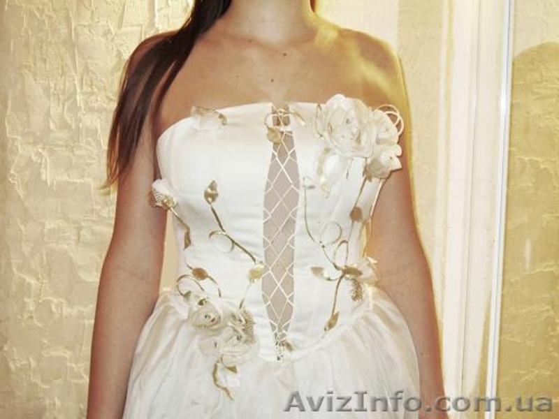 Платье выпусконе (свадебное). - <ro>Изображение</ro><ru>Изображение</ru> #3, <ru>Объявление</ru> #1212250