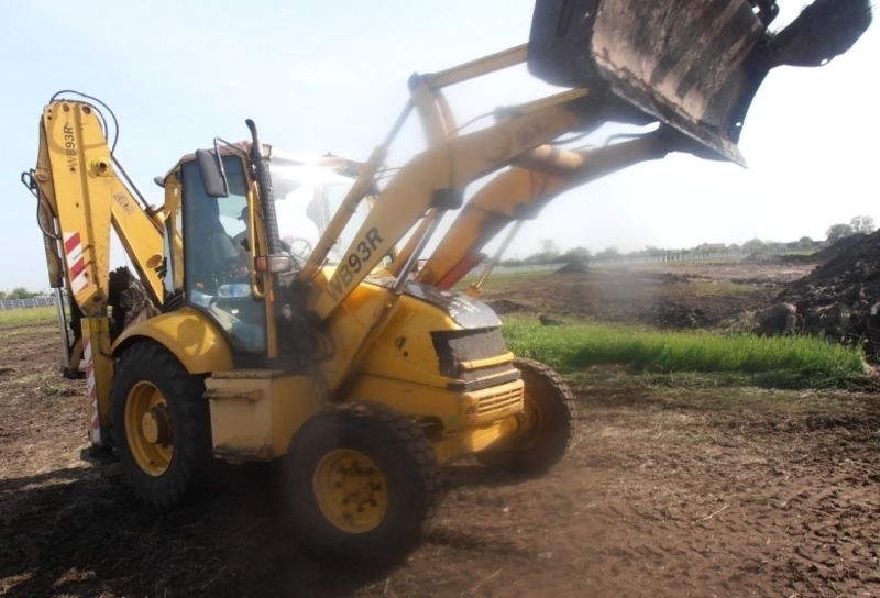 Продаем экскаватор-погрузчик KOMATSU WB 93R-2, 0,38 м3, 2004 г.в. - <ro>Изображение</ro><ru>Изображение</ru> #3, <ru>Объявление</ru> #1655975