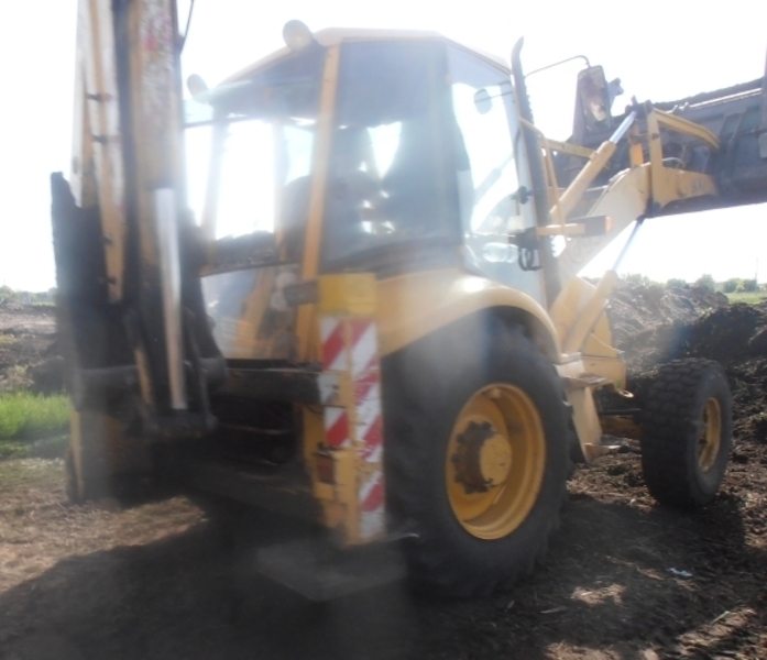 Продаем экскаватор-погрузчик KOMATSU WB 93R-2, 0,38 м3, 2004 г.в. - <ro>Изображение</ro><ru>Изображение</ru> #7, <ru>Объявление</ru> #1655975