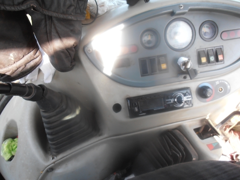 Продаем экскаватор-погрузчик KOMATSU WB 93R-2, 0,38 м3, 2004 г.в. - <ro>Изображение</ro><ru>Изображение</ru> #9, <ru>Объявление</ru> #1655975