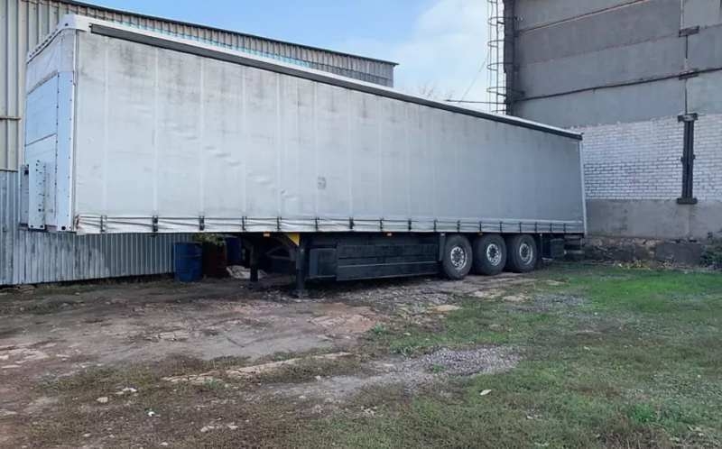 Тентованный борт (штора) - полуприцеп Schmitz S01 2007 - <ro>Изображение</ro><ru>Изображение</ru> #3, <ru>Объявление</ru> #1668291