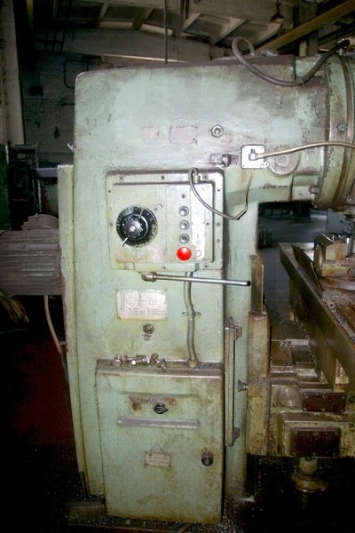 6Р13 вертикально-фрезерный станок б/у в рабочем состоянии - <ro>Изображение</ro><ru>Изображение</ru> #4, <ru>Объявление</ru> #1672587