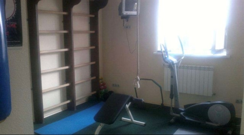 Жилая усадьба из трех домов постройки 2005 г.общей пл. 400 м.кв - <ro>Изображение</ro><ru>Изображение</ru> #5, <ru>Объявление</ru> #1683706