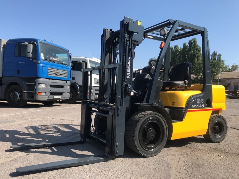 Дизельный погрузчик навантажувач Nissan на 3 тонны с позиционером вил - <ro>Изображение</ro><ru>Изображение</ru> #3, <ru>Объявление</ru> #1696552