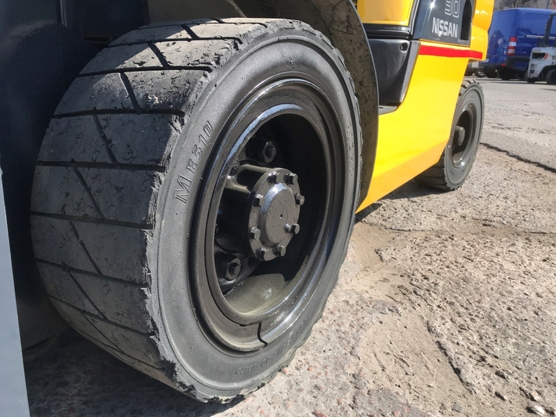 Дизельный погрузчик навантажувач Nissan на 3 тонны с позиционером вил - <ro>Изображение</ro><ru>Изображение</ru> #9, <ru>Объявление</ru> #1696552