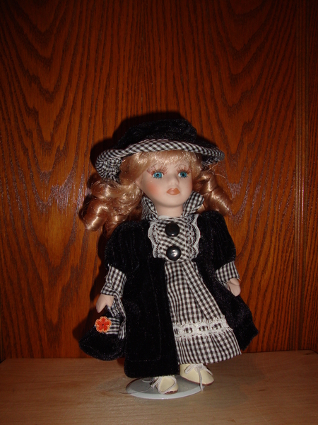 Продам коллекционную куклу.   - <ro>Изображение</ro><ru>Изображение</ru> #4, <ru>Объявление</ru> #1701179