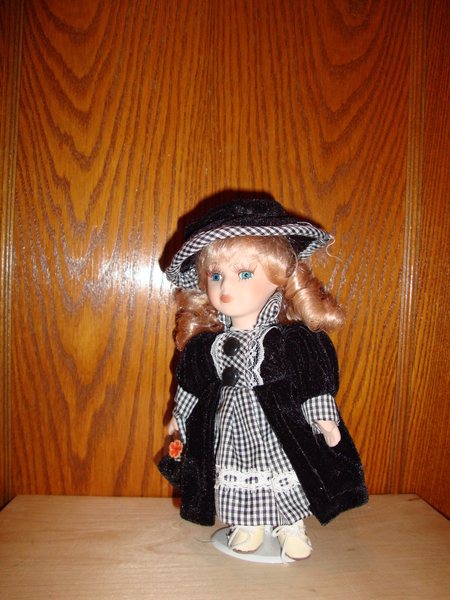 Продам коллекционную куклу.   - <ro>Изображение</ro><ru>Изображение</ru> #5, <ru>Объявление</ru> #1701179