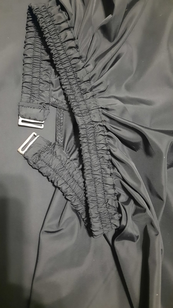 Пеньюар для стрижки с окошком в Украине - <ro>Изображение</ro><ru>Изображение</ru> #4, <ru>Объявление</ru> #1719937