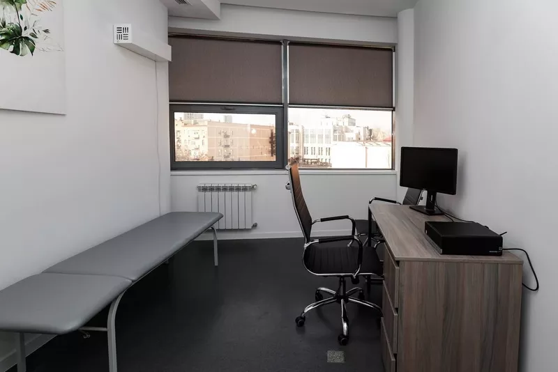 Продаж приміщення в центрі міста 1поверх. Клініка. З орендарями на довгий строк. - <ro>Изображение</ro><ru>Изображение</ru> #4, <ru>Объявление</ru> #1747017