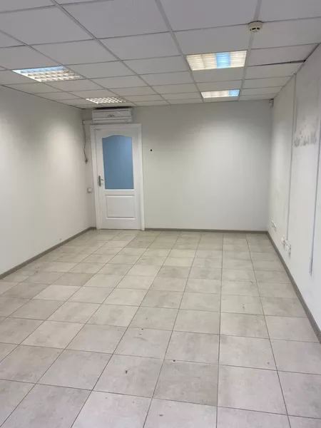 Продаж офісу в центрі, з орендарями. Червона лінія, 2 входа. - <ro>Изображение</ro><ru>Изображение</ru> #6, <ru>Объявление</ru> #1747114