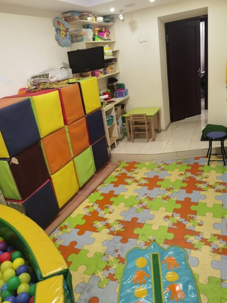 Продам Магазинпослуги на Червоній лінії з окремим входом.  Район медучилища - <ro>Изображение</ro><ru>Изображение</ru> #6, <ru>Объявление</ru> #1747057