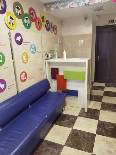 Продам Магазинпослуги на Червоній лінії з окремим входом.  Район медучилища - <ro>Изображение</ro><ru>Изображение</ru> #5, <ru>Объявление</ru> #1747057