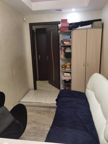 Продам Магазинпослуги на Червоній лінії з окремим входом.  Район медучилища - <ro>Изображение</ro><ru>Изображение</ru> #4, <ru>Объявление</ru> #1747057