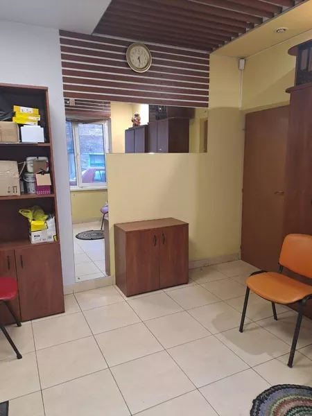 Продам офіс в Центрі міста Серова, закритий двір, парковка на 4 авто - <ro>Изображение</ro><ru>Изображение</ru> #6, <ru>Объявление</ru> #1747022