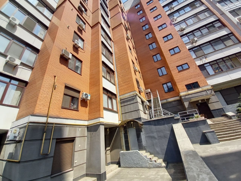 Продам офісмагазин в центрі міста. 1 поверх з окремим входом на червоній лінії  - <ro>Изображение</ro><ru>Изображение</ru> #3, <ru>Объявление</ru> #1747021